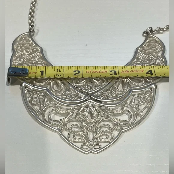 Vintage Silver Tone Choker Necklace Swirl Scrollwork Large Pendant Stunning - Picture 5 of 6